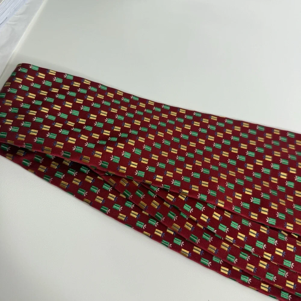 NWOT Izod Mens Silk Necktie Christmas Present‎ Red Green Gold 3 7/8 x 59